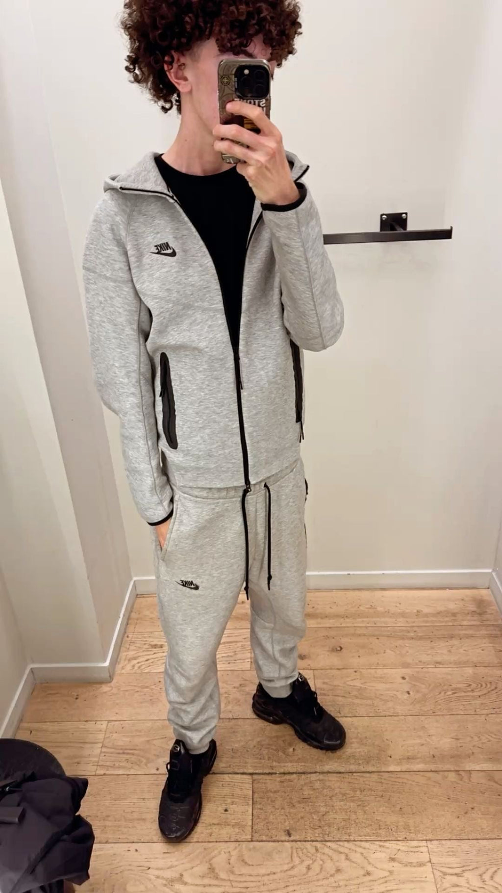 Nike tech gris