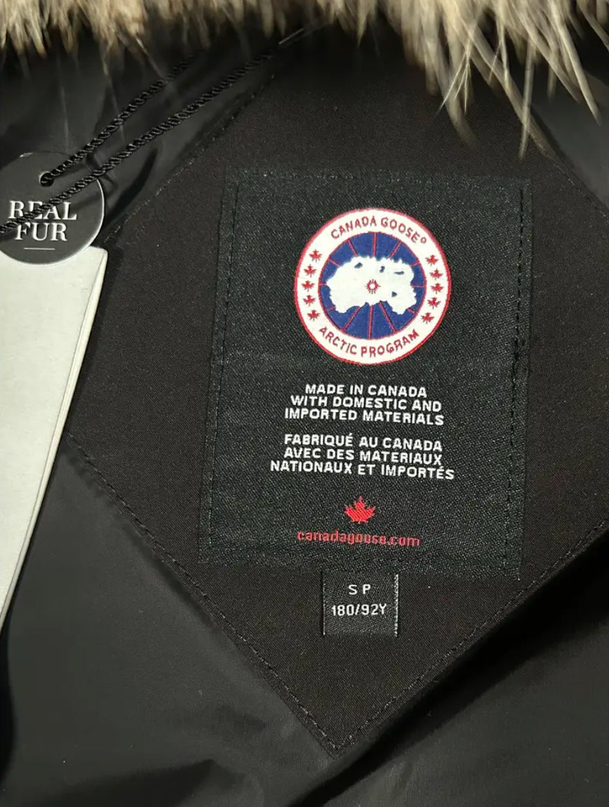 Canada goose wyndhame with black and red badge